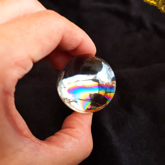 ☆06/10UP☆虹の世界へようこそ、アイリスクォーツ丸玉がついに登場！42mm虹の屈折の出る奇跡のレインボー